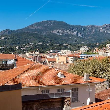 Between The Roofs Of Menton Old Town And The Sea מראה חיצוני תמונה